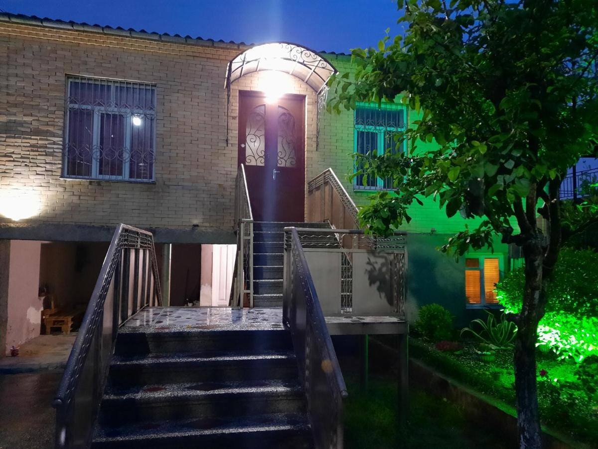 Sisi Guest House クタイシ エクステリア 写真
